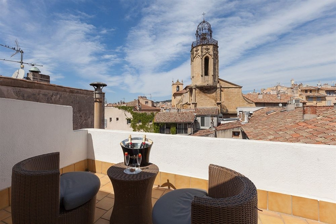 Imagen de los exteriores del Hotel Des Augustins. Foto 12