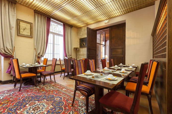 Imagen del bar/restaurante del Hotel Des Augustins. Foto 2