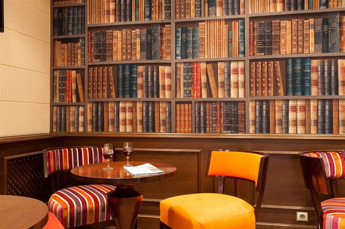 Imagen del bar/restaurante del Hotel Des Augustins. Foto 4