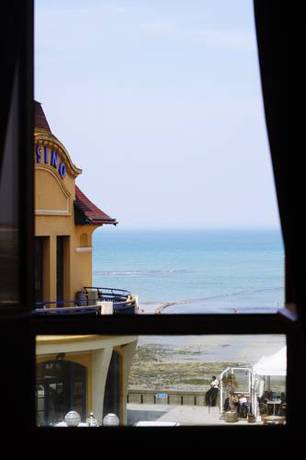 Imagen de la habitación del Hotel Des Bains, Granville. Foto 5