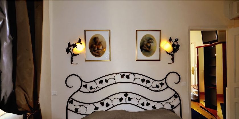 Imagen de la habitación del Hotel Des Bains, Montparnasse. Foto 7