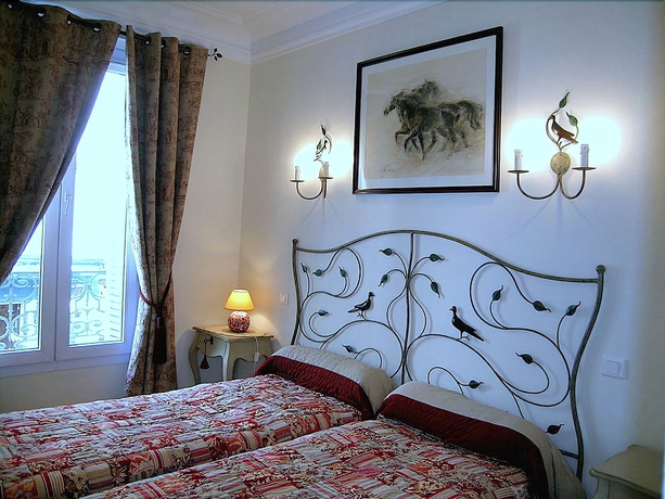 Imagen de la habitación del Hotel Des Bains, Montparnasse. Foto 14