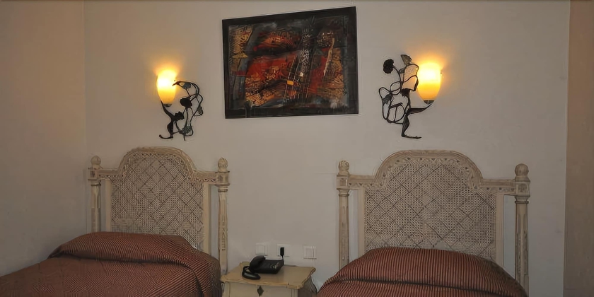 Imagen de la habitación del Hotel Des Bains, Montparnasse. Foto 17