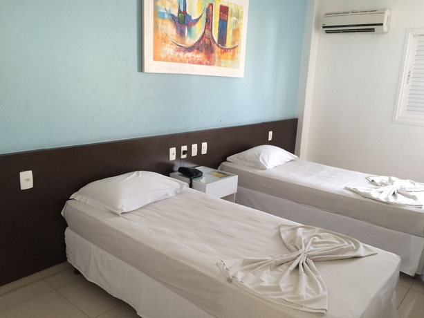 Imagen de la habitación del Hotel Des Basques. Foto 7