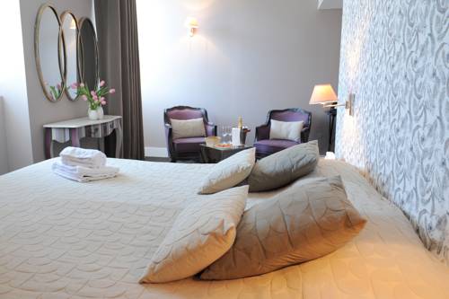 Imagen de la habitación del Hotel Des Basses Pyrénées. Foto 10