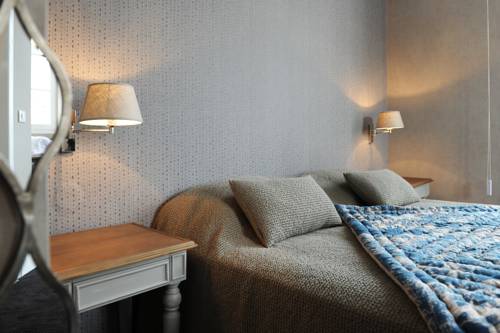 Imagen de la habitación del Hotel Des Basses Pyrénées. Foto 15