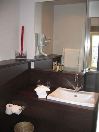 Imagen de la habitación del Hotel Des Beaux Arts. Foto 6