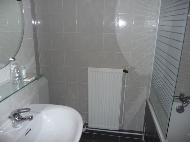 Imagen de la habitación del Hotel Des Buttes Chaumont. Foto 7