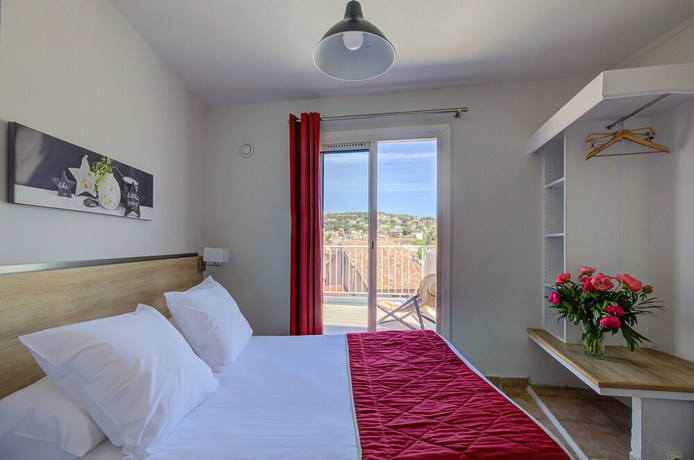 Imagen de la habitación del Hotel Des Calanques. Foto 2