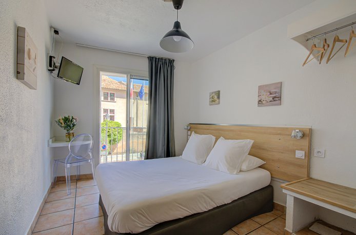 Imagen de la habitación del Hotel Des Calanques. Foto 3