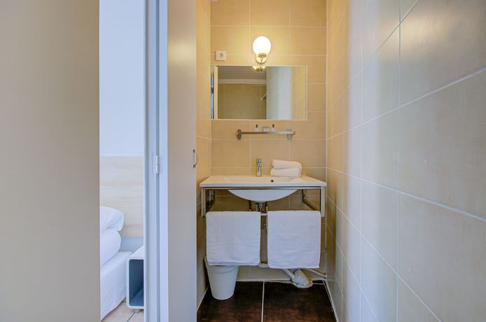 Imagen de la habitación del Hotel Des Calanques. Foto 9