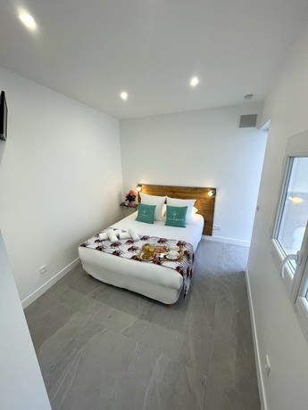Imagen de la habitación del Hotel Des Calanques. Foto 13