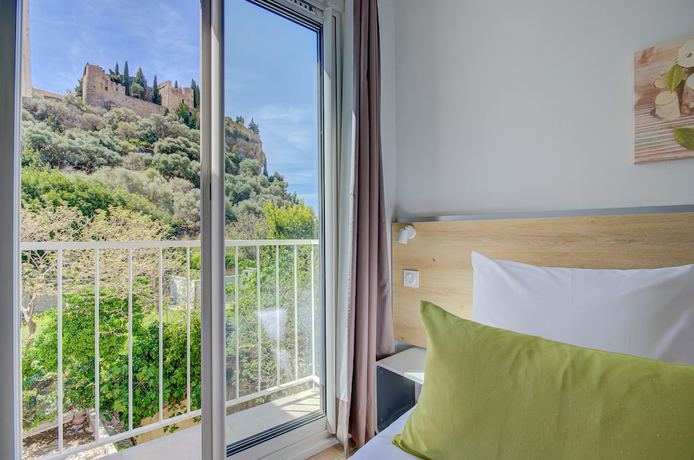 Imagen de la habitación del Hotel Des Calanques. Foto 15