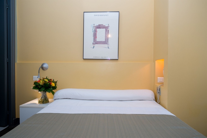 Imagen de la habitación del Hotel Des Canettes. Foto 2