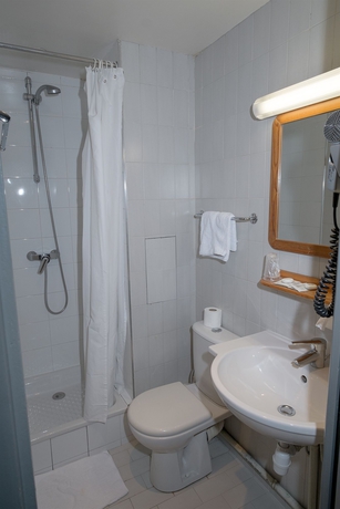 Imagen de la habitación del Hotel Des Canettes. Foto 7