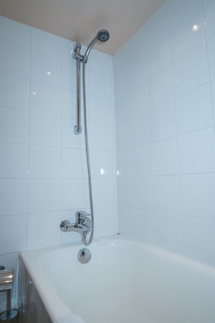 Imagen de la habitación del Hotel Des Canettes. Foto 11