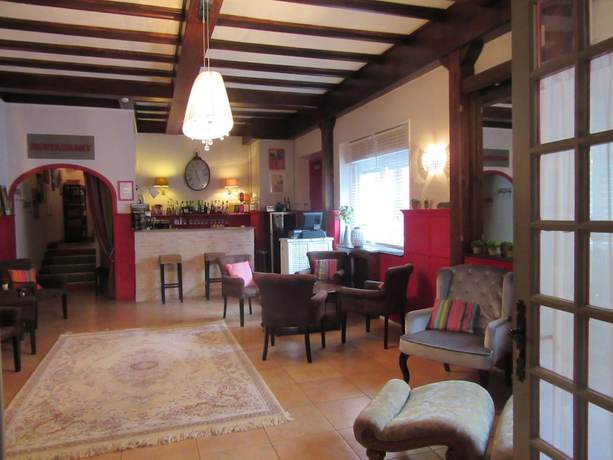 Imagen de los interiores del Hotel Des Causses. Foto 20