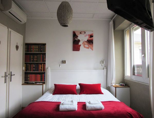 Imagen de la habitación del Hotel Des Causses. Foto 9