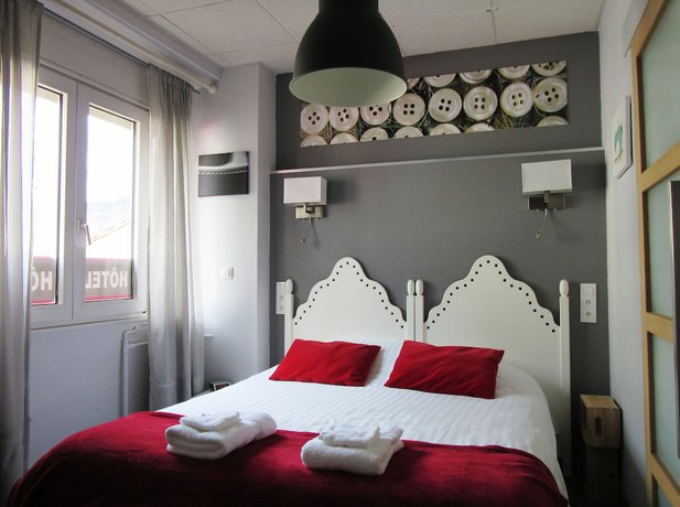 Imagen de la habitación del Hotel Des Causses. Foto 11