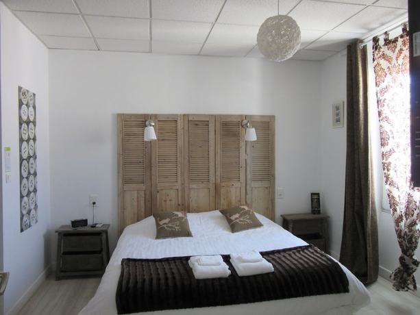 Imagen de la habitación del Hotel Des Causses. Foto 16