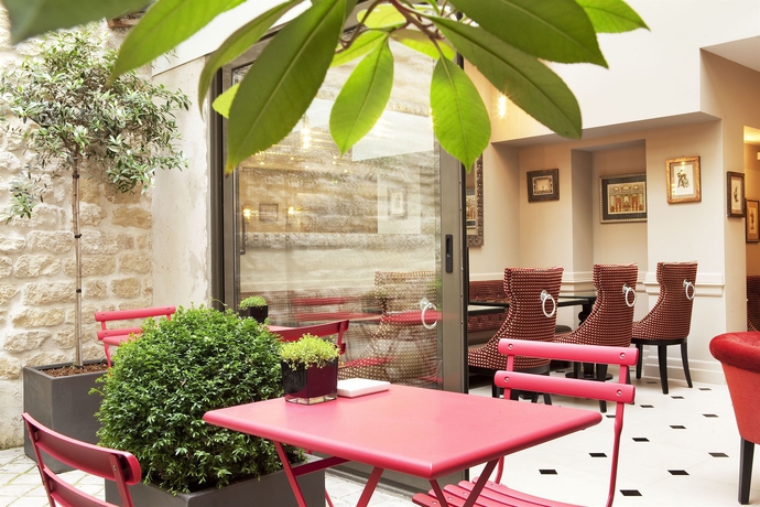 Imagen de los exteriores del Hotel Des Comédies. Foto 12