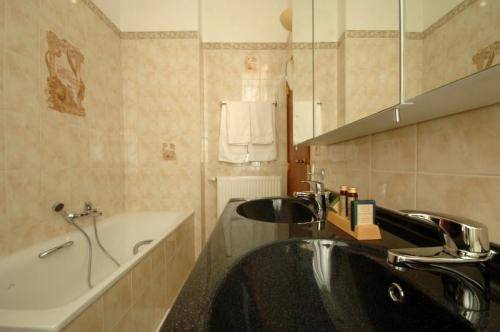 Imagen de la habitación del Hotel Des Comtes Durbuy. Foto 15