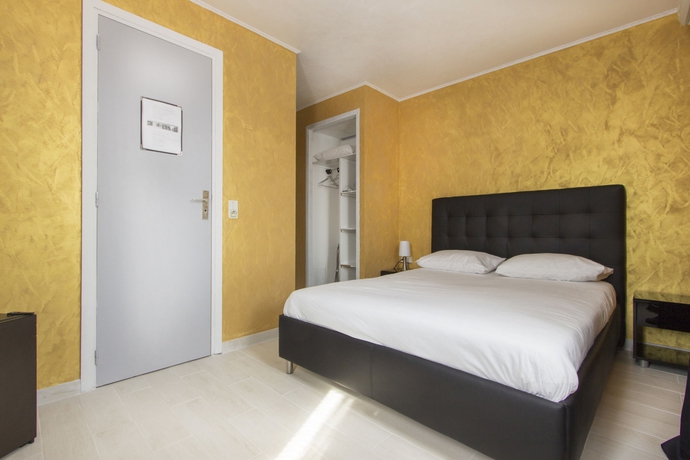 Imagen de la habitación del Hotel Des Congrès Et Festivals. Foto 4