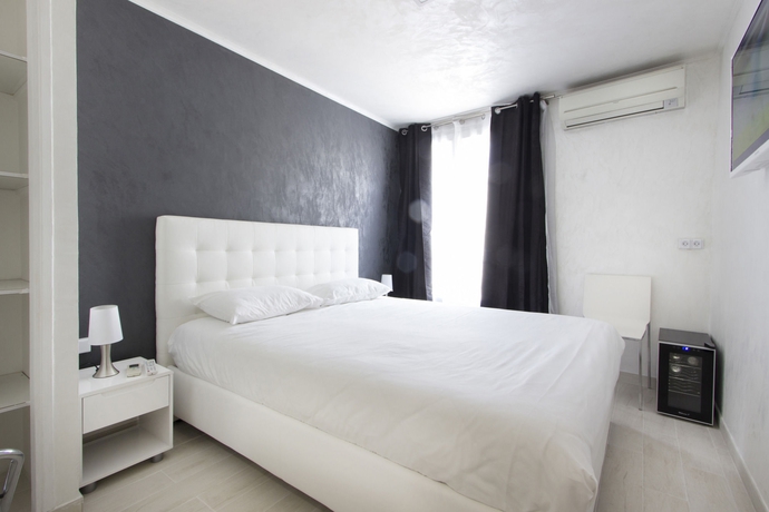 Imagen de la habitación del Hotel Des Congrès Et Festivals. Foto 8