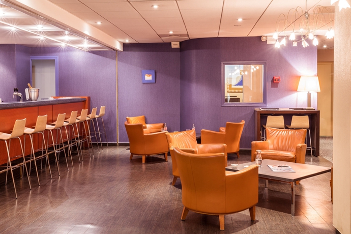 Imagen del bar/restaurante del Hotel Des Congrès. Foto 5