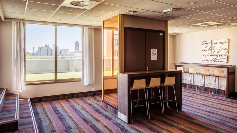 Imagen de los interiores del Hotel Des Congrès. Foto 16