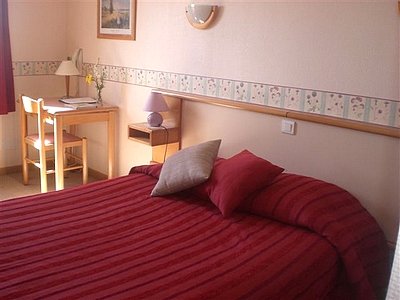 Imagen de la habitación del Hotel Des Crêtes De Pignols. Foto 10