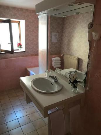Imagen de la habitación del Hotel Des Cymaises. Foto 7