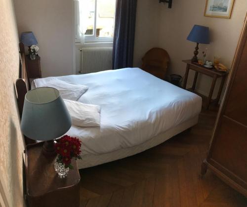 Imagen de la habitación del Hotel Des Cymaises. Foto 8