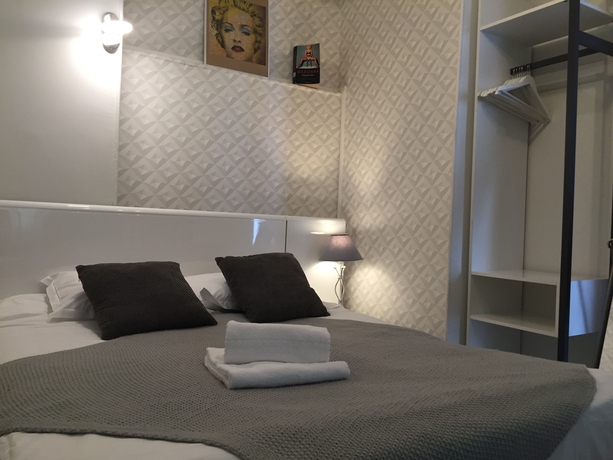 Imagen de la habitación del Hotel Des Dames. Foto 10