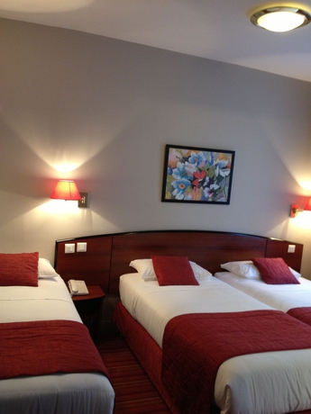 Imagen de la habitación del Hotel Des Deux Avenues. Foto 9