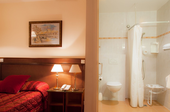 Imagen de la habitación del Hotel Des Deux Avenues. Foto 11