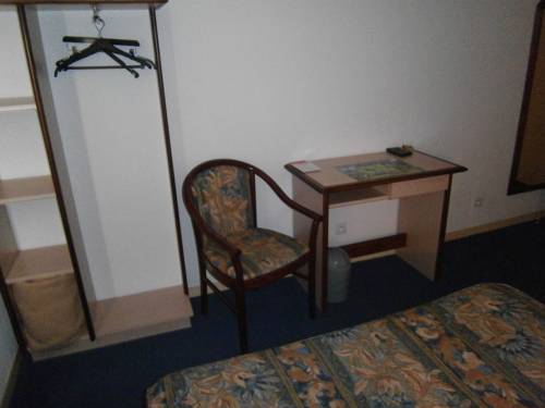 Imagen de la habitación del Hotel Des Deux Porches. Foto 4