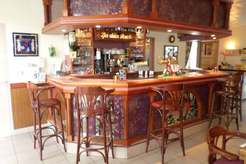 Imagen de la habitación del Hotel Des Deux Porches. Foto 6