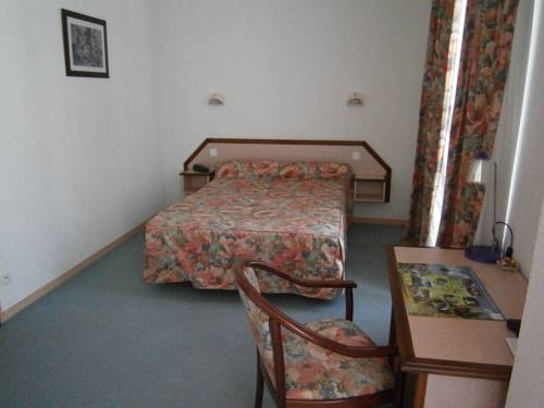 Imagen de la habitación del Hotel Des Deux Porches. Foto 13