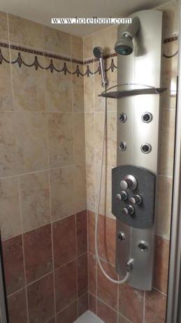 Imagen de la habitación del Hotel Des Deux moulins. Foto 6