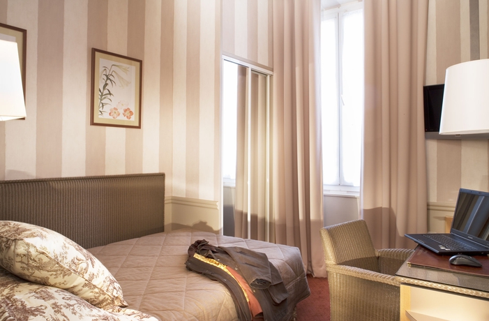 Imagen de la habitación del Hotel Des Deux-Iles. Foto 7