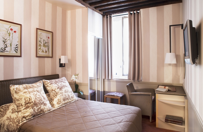 Imagen de la habitación del Hotel Des Deux-Iles. Foto 11