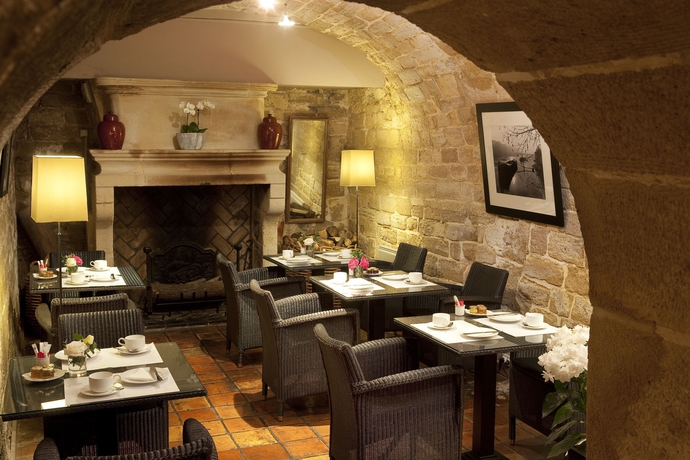 Imagen del bar/restaurante del Hotel Des Deux-Iles. Foto 3