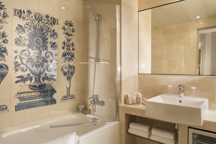 Imagen de la habitación del Hotel Des Deux-Iles. Foto 13