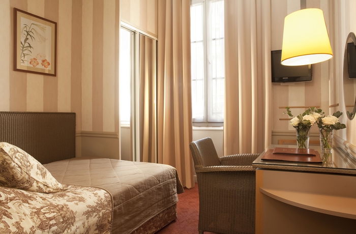 Imagen de la habitación del Hotel Des Deux-Iles. Foto 14