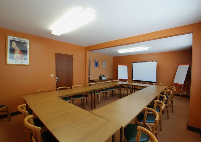 Imagen del bar/restaurante del Hotel Des Dhuits. Foto 2