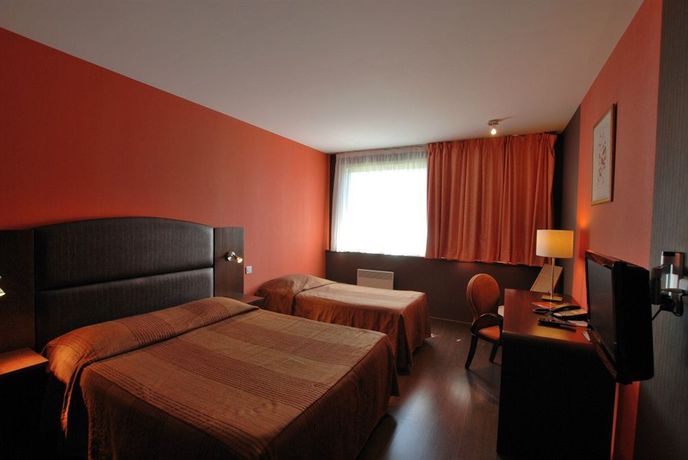 Imagen de la habitación del Hotel Des Dhuits. Foto 7