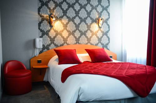 Imagen de la habitación del Hotel Des Ducs, ALENCON. Foto 6