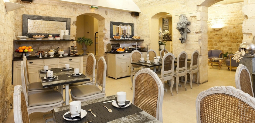 Imagen del bar/restaurante del Hotel Des Ducs Danjou. Foto 3