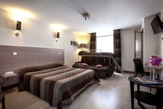 Imagen de la habitación del Hotel Des Ducs. Foto 4